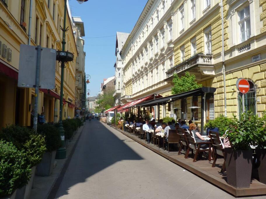 Swarz'S Downtown Apartment Budapest Bagian luar foto